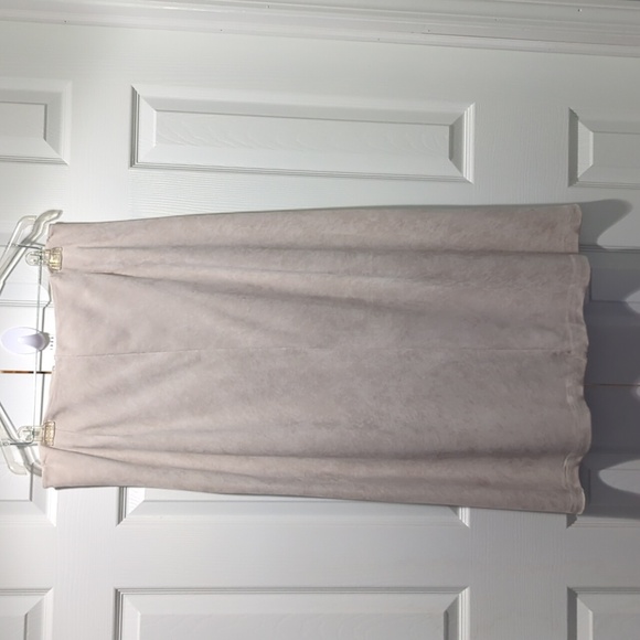 Relativity Woman Suit Tan Faux Suede 2 pc Suit Maxi Skirt & Button Up Top 1X - Picture 4 of 11